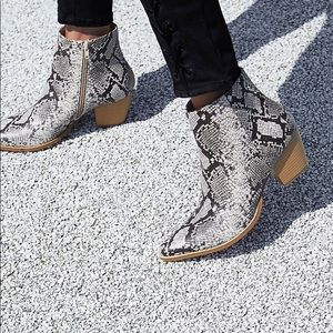 Vegan “Going West” Ankle Boot